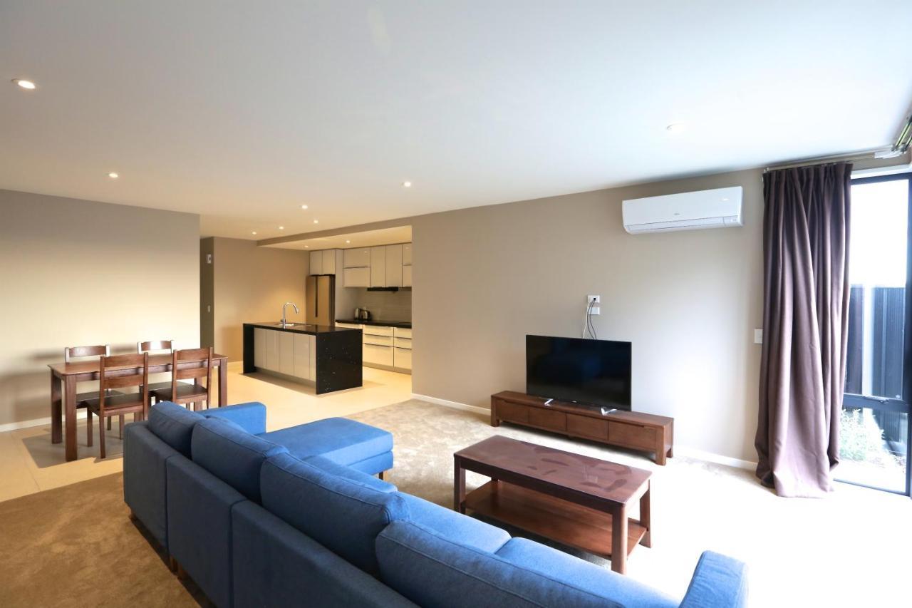 Golden Sun Apartment -Two Bedrooms, Three Bedrooms ไครสต์เชิร์ช ภายนอก รูปภาพ